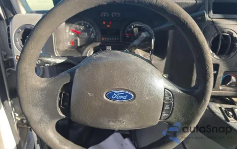 2015 Ford Econoline E450 Super Duty Cutaway Van z USA, uszkodzony, nr VIN 1FDFE4FS1FDA08410